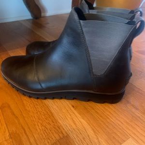 Sorel gray leather booties